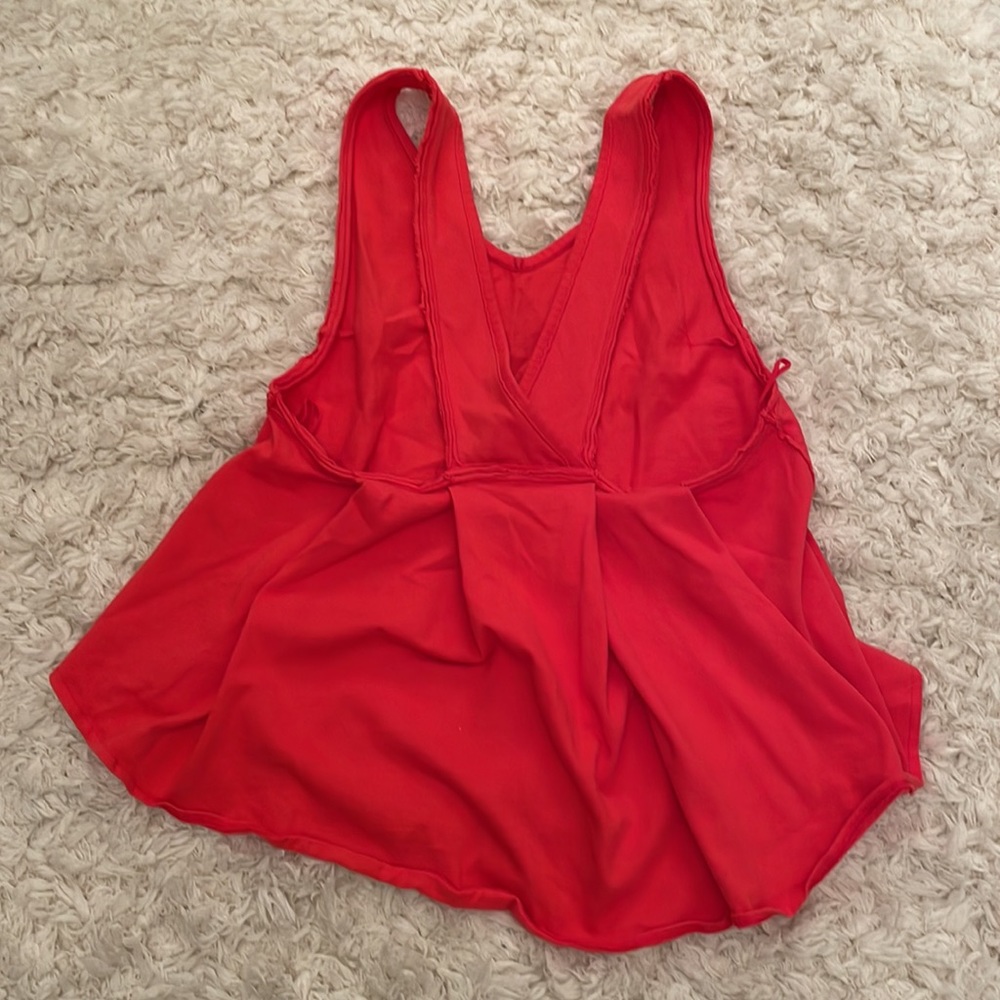 Flowy red tank - Picture 3 of 5
